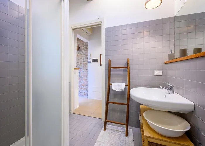 Skylight Duplex In Historic Center * פארמה