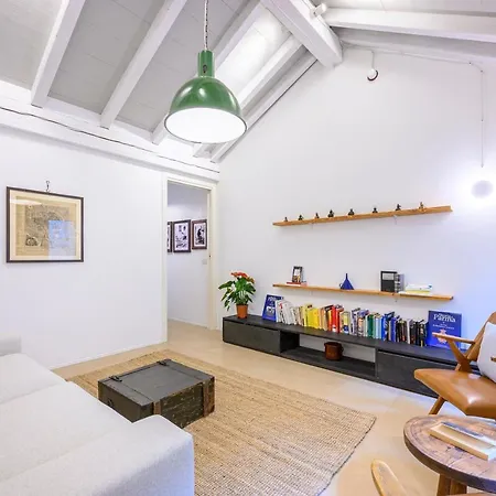 Skylight Duplex In Historic Center アパート *