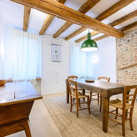 Skylight Duplex In Historic Center アパート *