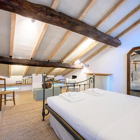 Apartamento Skylight Duplex In Historic Center Parma